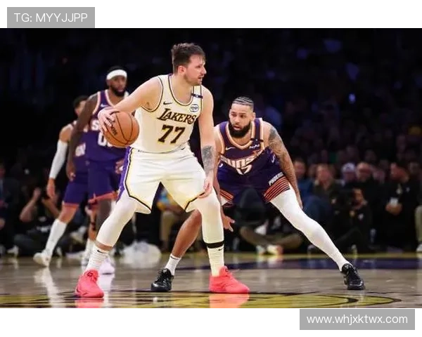 湖人需留住布伦森以免重演悲剧里夫斯已展现与东契奇的完美搭档潜力 湖人需留住布伦森以免重演悲剧里夫斯已展现与东契奇的完美搭档潜力